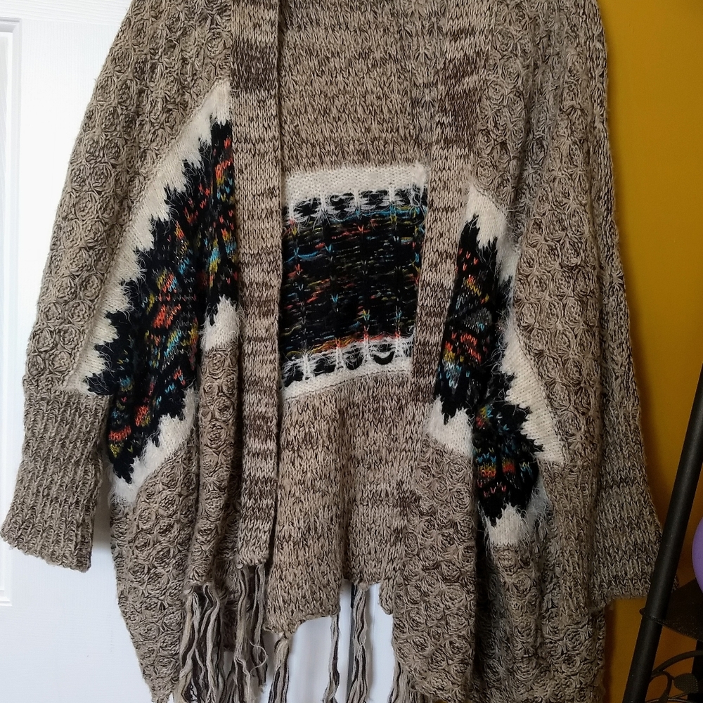 VELZERA SWEATER